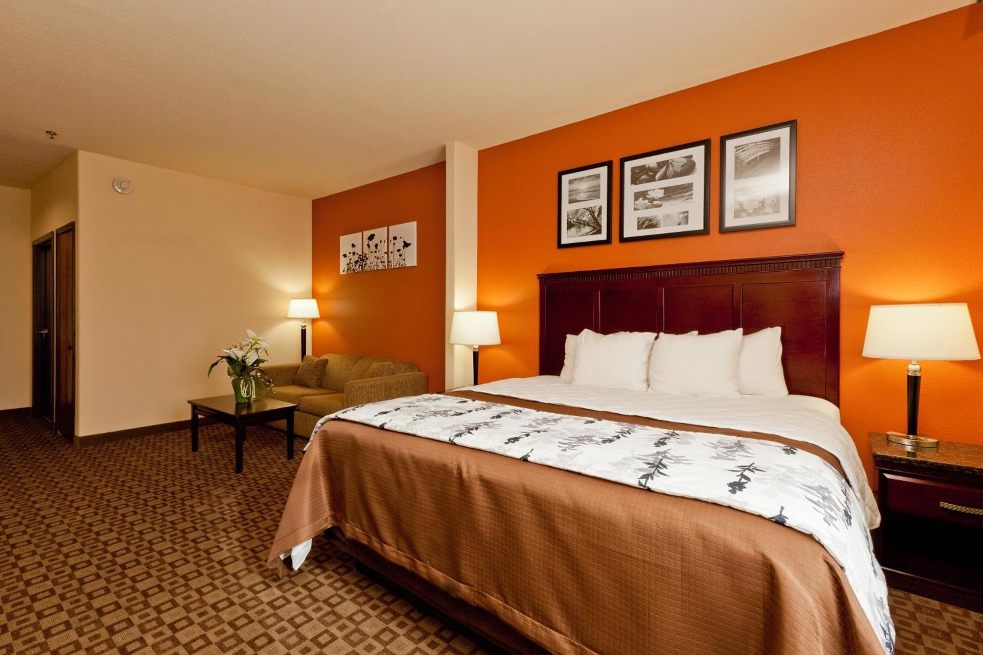 Sleep & Hwy 290-nw Freeway Hotel 3*
