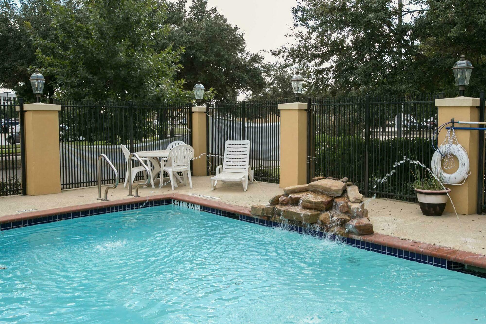 Sleep & Hwy 290-nw Freeway Hotel Houston